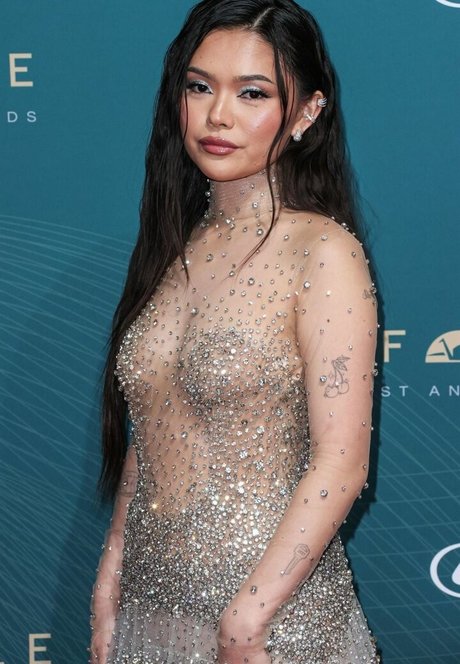 Lisa Yamada art model galleries