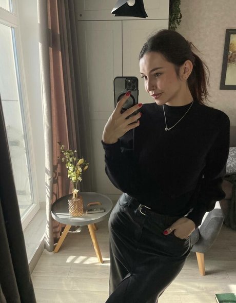 KiraFemmeFatal pornographic star photos