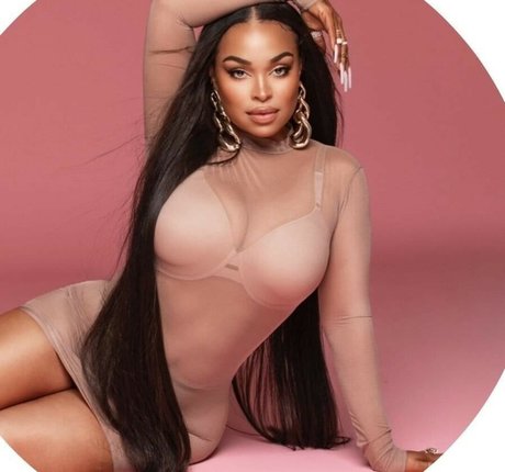 Figgmunity beautiful model picture