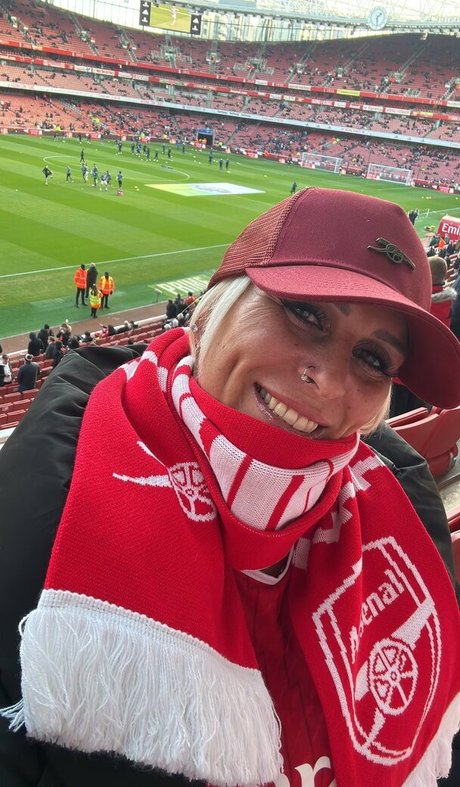 brithotwife model top gallery