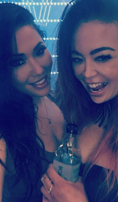 mialelanixxx pretty actress gallery