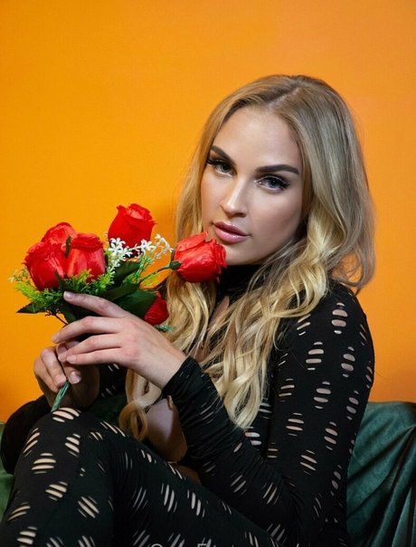 emmranna pornographic model images