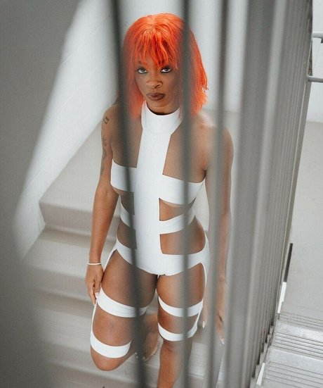 Ari Lennox pornographic actress gallery