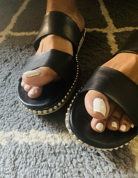 vee feet model pretty galleries