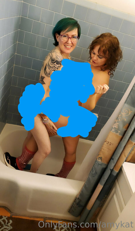 amykat naked model image