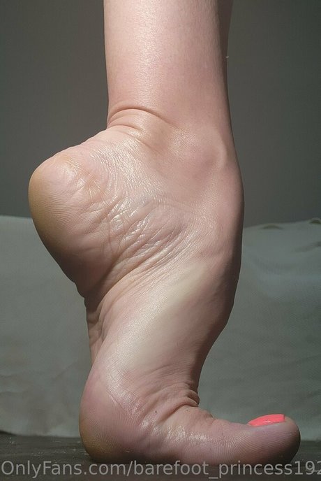 barefoot princess1922 top model gallery