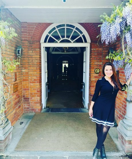 Georgina Burnett pretty model galleries