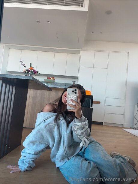 Emma Avery star pornographic pic