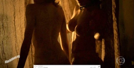 Yanna Lavigne erotic model img