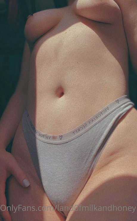 handmadecrybaby pornographic model photo