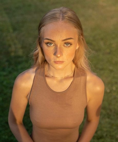 ryeroast xxx model pic