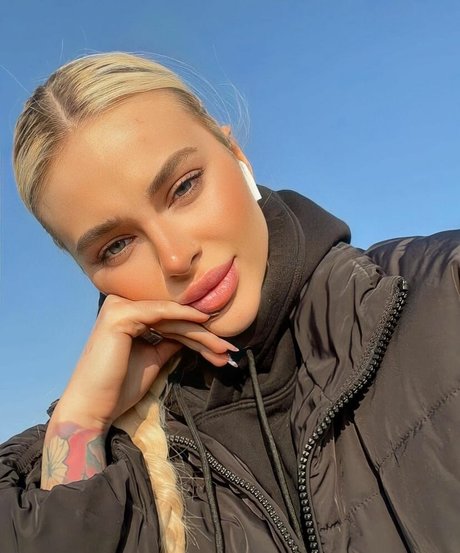 Angelika Kramer model pics