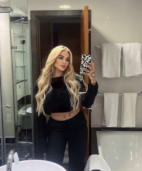 Angelika Kramer star hot images