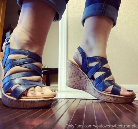 youlovemyfeettrample hot actress galleries