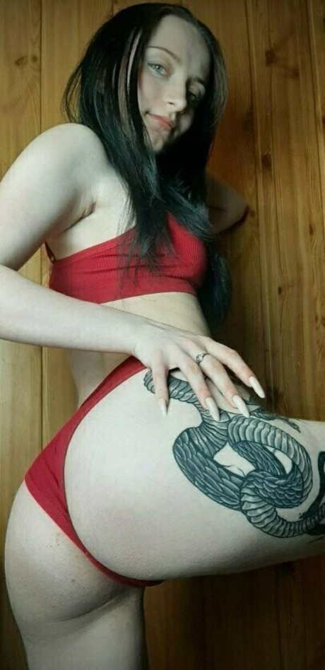 emily mi11er sexy model picture