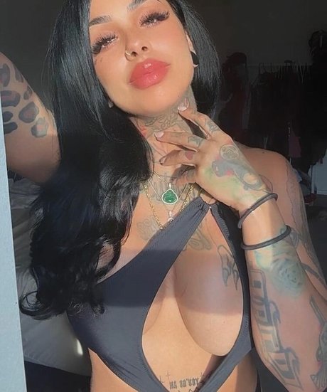 Yogapantsqueen art model pics