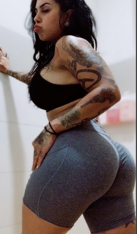 Yogapantsqueen model sex pic