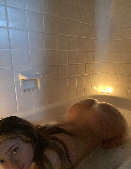 littlelanacat model naked images