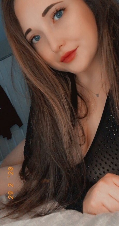 NWCurvess naked model pictures