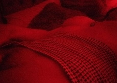 julieth1xxx pornographic star image