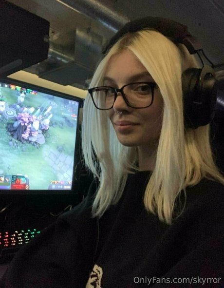 skyrror erotic pornstar archive