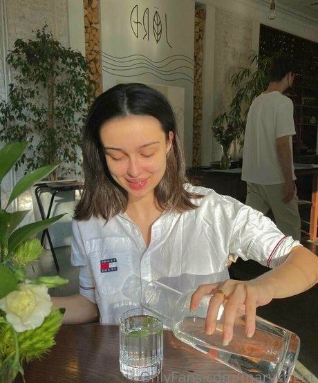 maryloveeeefree star top image