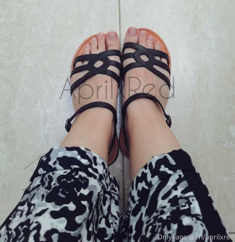 aprilxredfree Quick photo