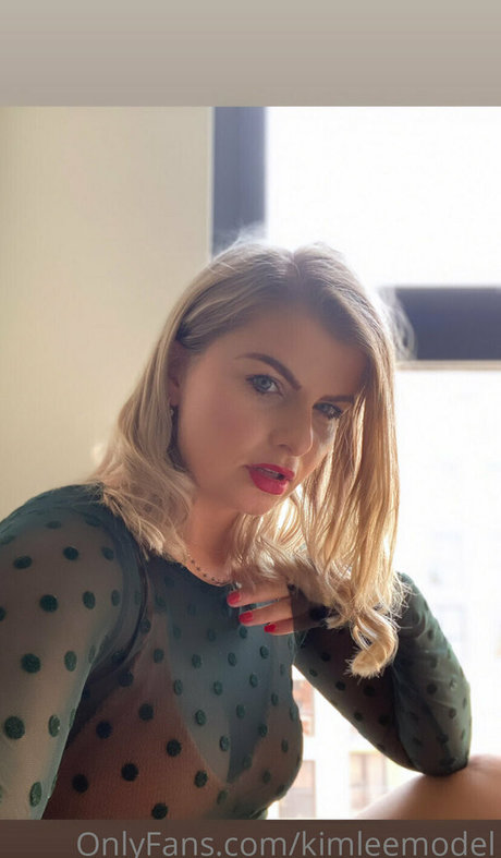 playfulhousewife erotic model galleries