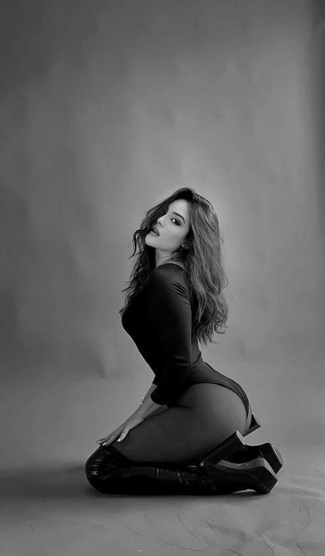 Daniela Flores pretty actress pic