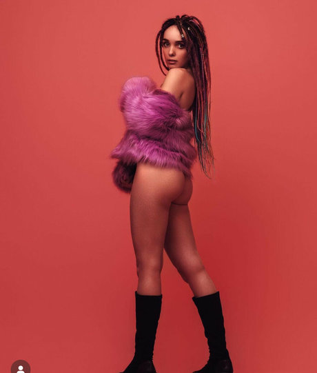 Alina V Ukraine beautiful star img