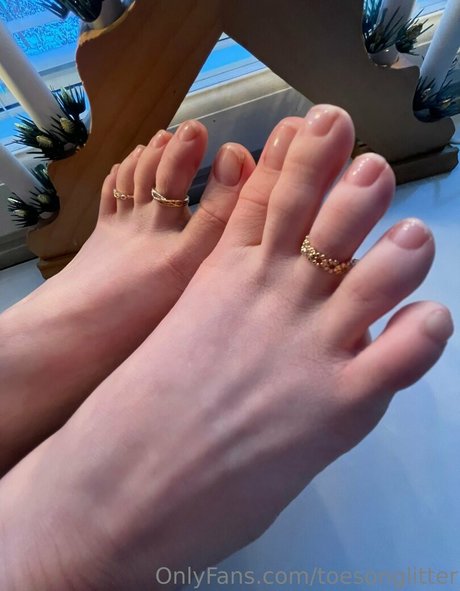 toesonglitter actress archive