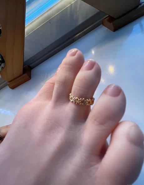 toesonglitter model porn images