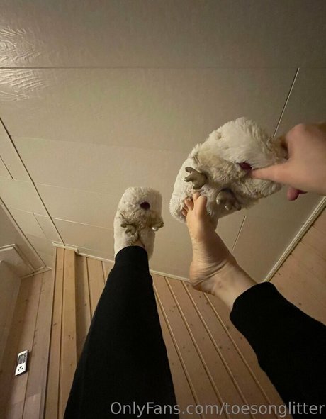 toesonglitter nice actress photo