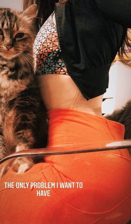 Chloe Flores star perfect galleries