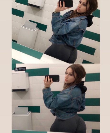 Chloe Flores star naked photo