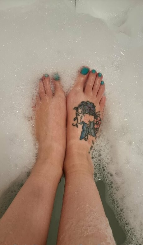 footfantasy35 star nude photo