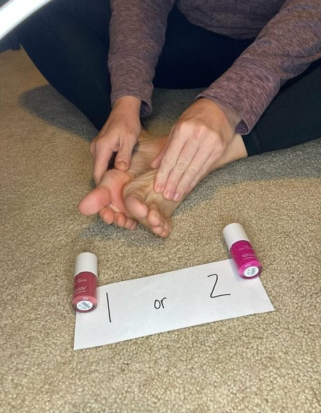 blonde babe onlyfans free nude pic