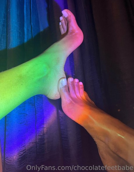chocolatefeetbabe pornstar top pic