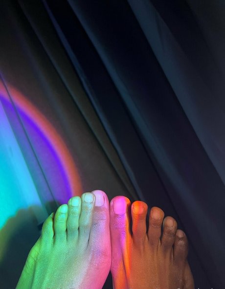 chocolatefeetbabe model exclusive pic