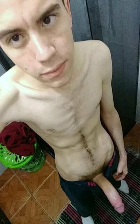 rnt23cm nude model archive