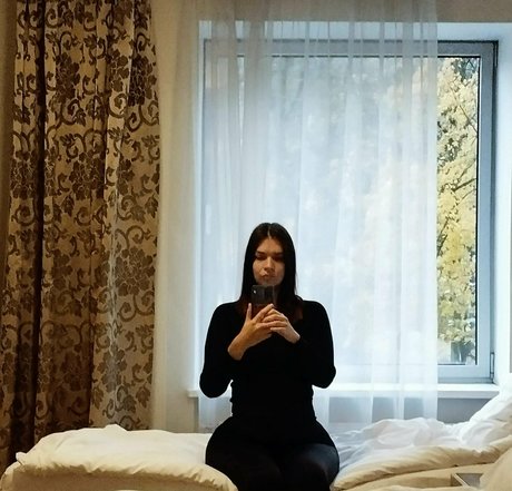 sweetlifev model naked gallery