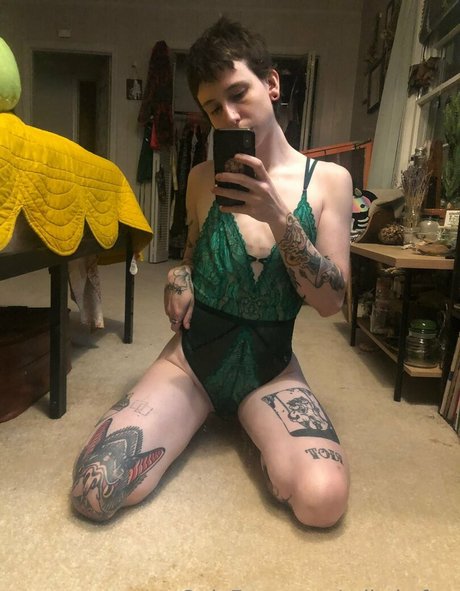 faguettemikah nudes pornstar image