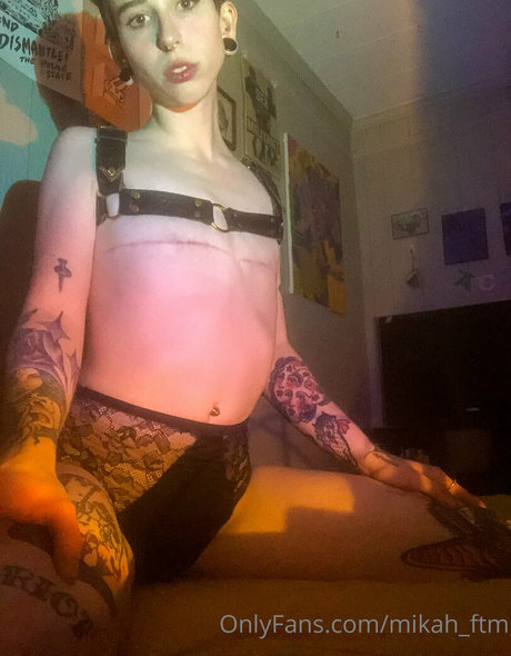 faguettemikah free star pics