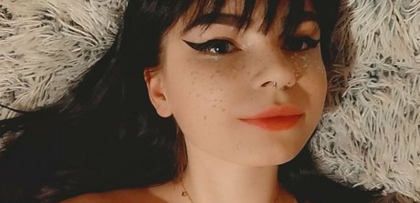 anettefree xxx model image