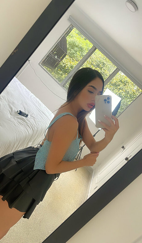 emsexylips hot star pics