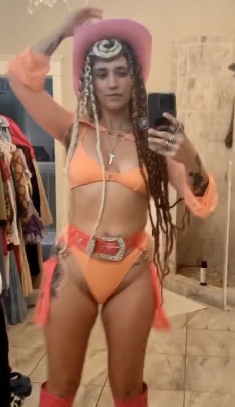 Sierra Ferrell nudes actress photo