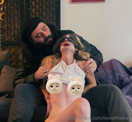 mom onlyfans naked pic