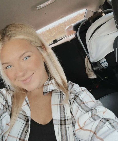 Corieamoore model top photos