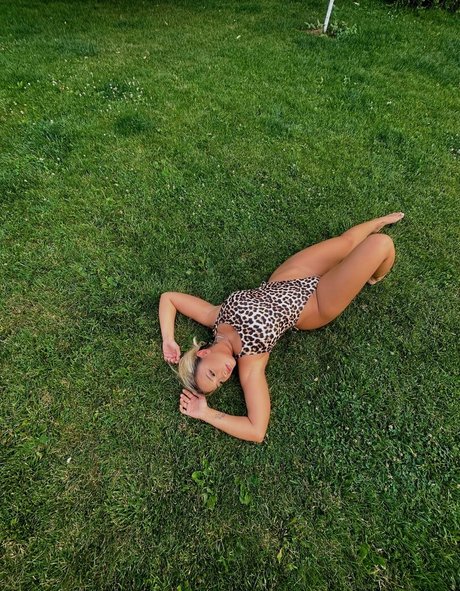 emillysteelefree perfect star pictures