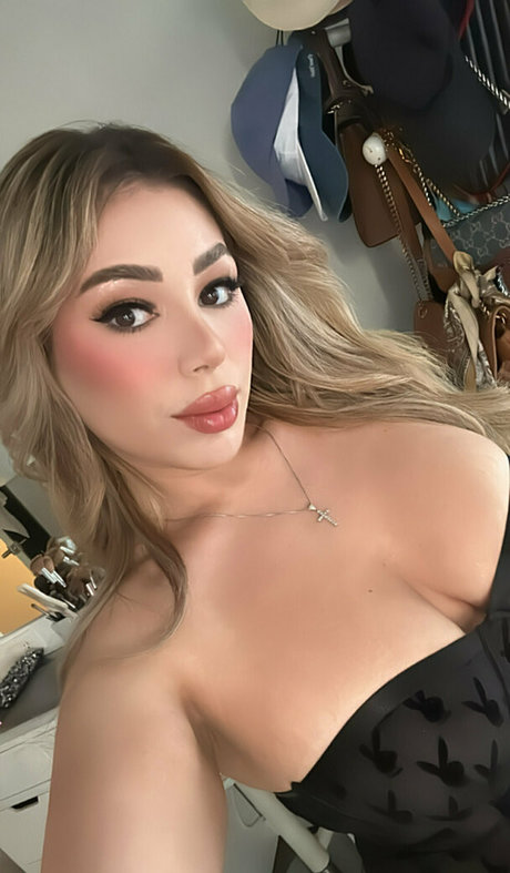 sexy mom onlyfans nude picture